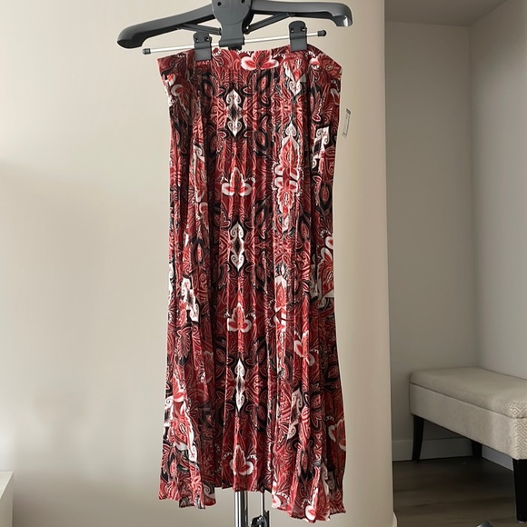 Brand new with tags SIMONS pleaded midi skirt - Picture 1 of 5